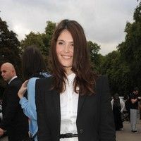 Gemma Arterton - London Fashion Week Spring Summer 2012 - Burberry Prorsum - Outside | Picture 82289